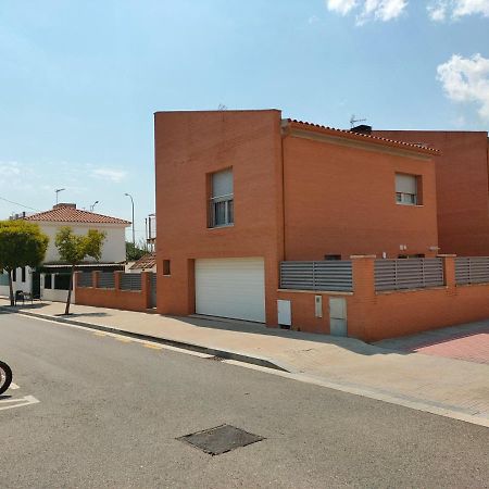 Chalet Amplio Con Jardin Y Zona Barbacoa. Reus Buitenkant foto