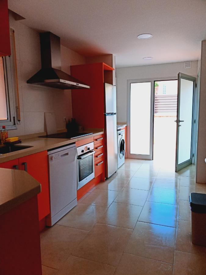 Chalet Amplio Con Jardin Y Zona Barbacoa. Reus Buitenkant foto