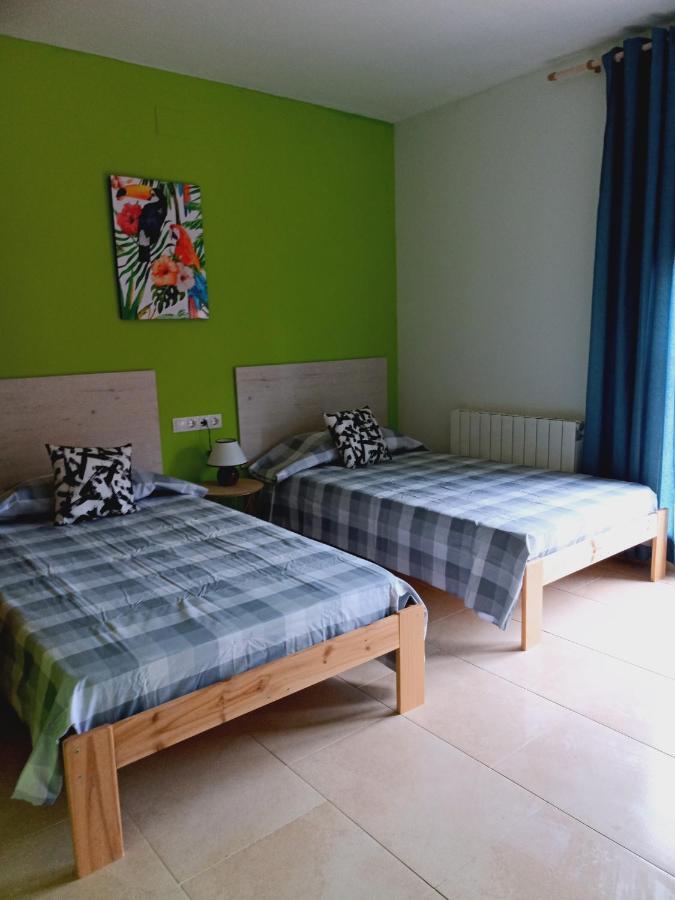 Chalet Amplio Con Jardin Y Zona Barbacoa. Reus Buitenkant foto