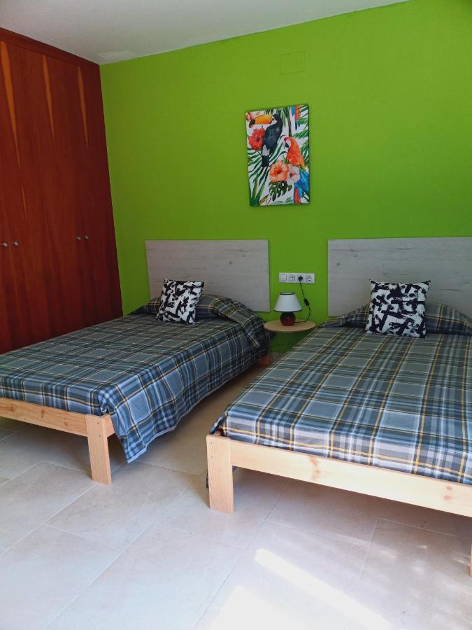 Chalet Amplio Con Jardin Y Zona Barbacoa. Reus Buitenkant foto
